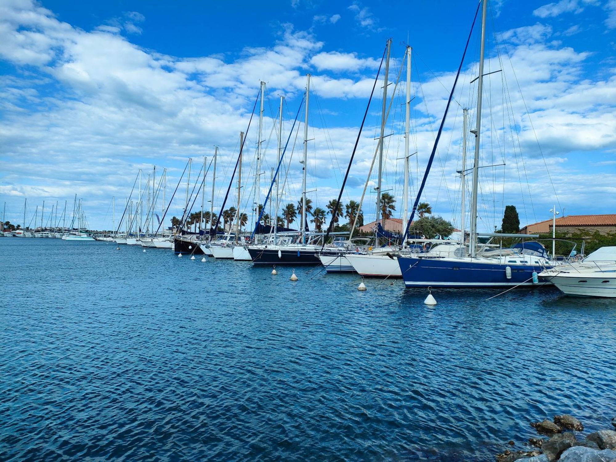 Gruissan, Studio Cabine, Au Calme Vue Degagee Sur Marina ภายนอก รูปภาพ
