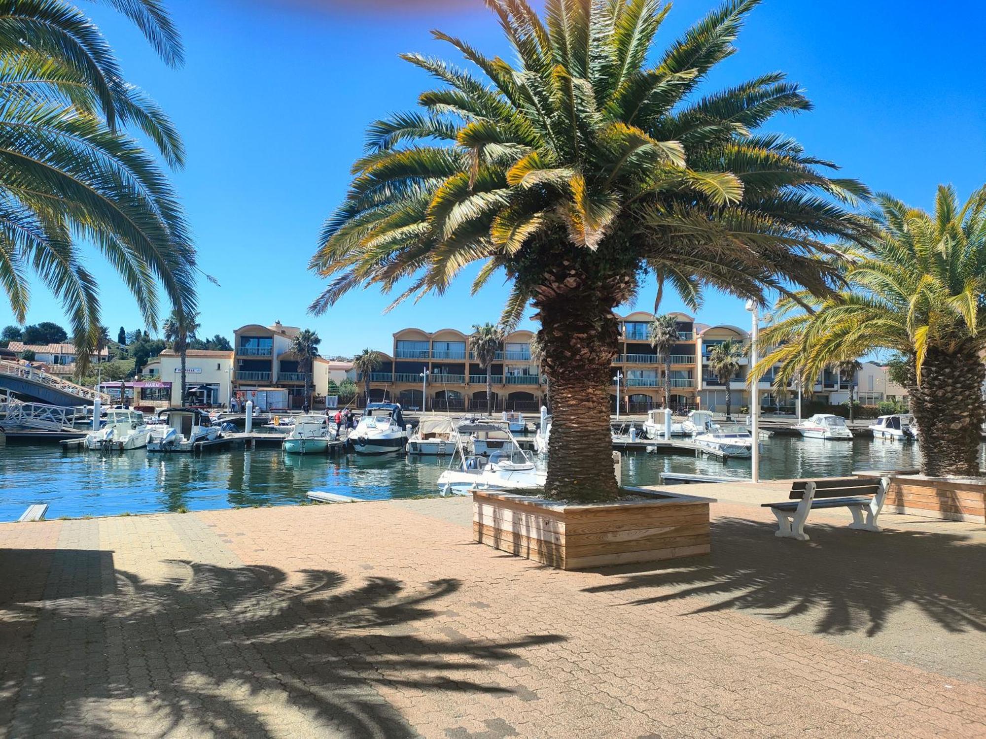 Gruissan, Studio Cabine, Au Calme Vue Degagee Sur Marina ภายนอก รูปภาพ