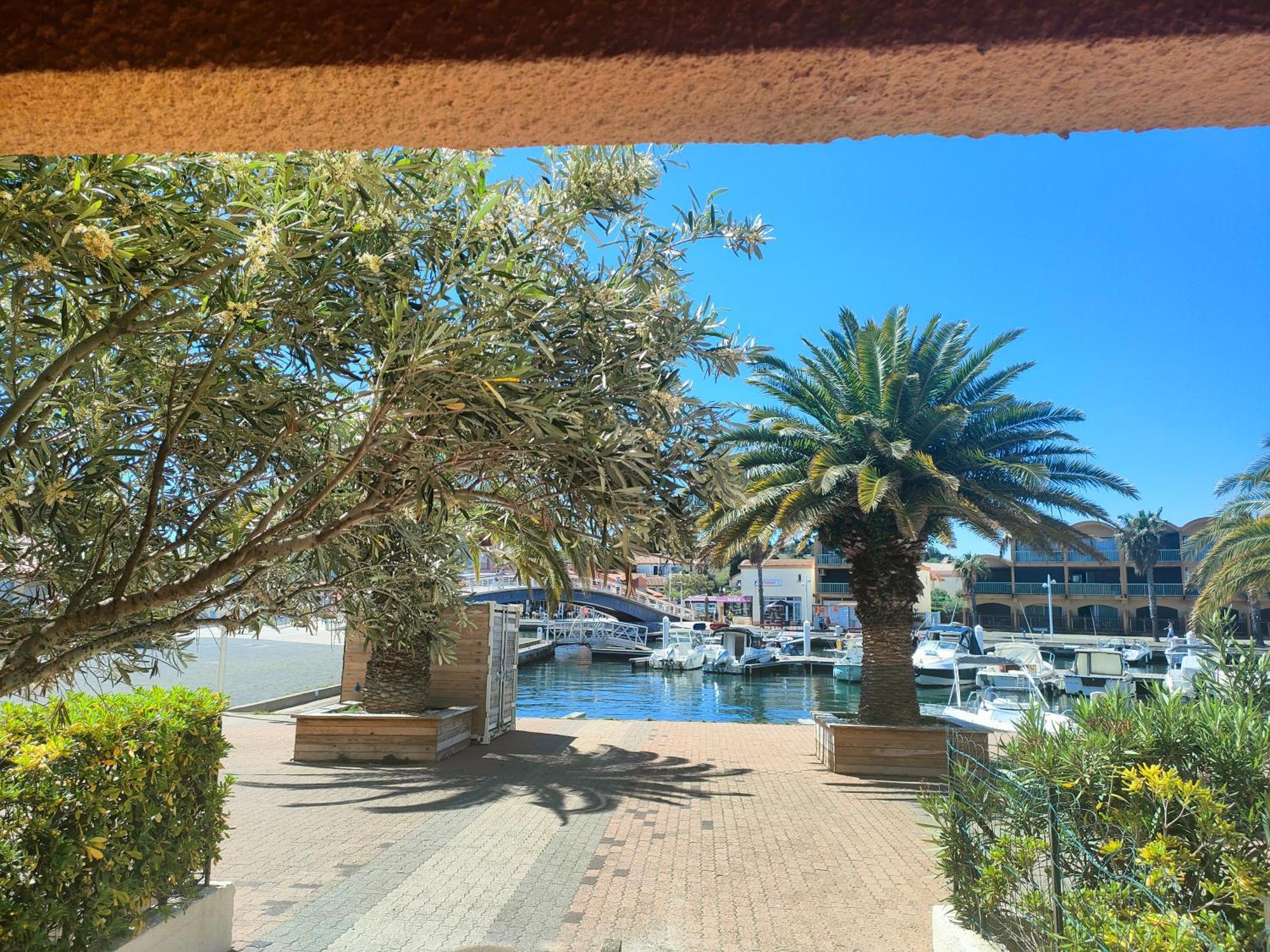 Gruissan, Studio Cabine, Au Calme Vue Degagee Sur Marina ภายนอก รูปภาพ