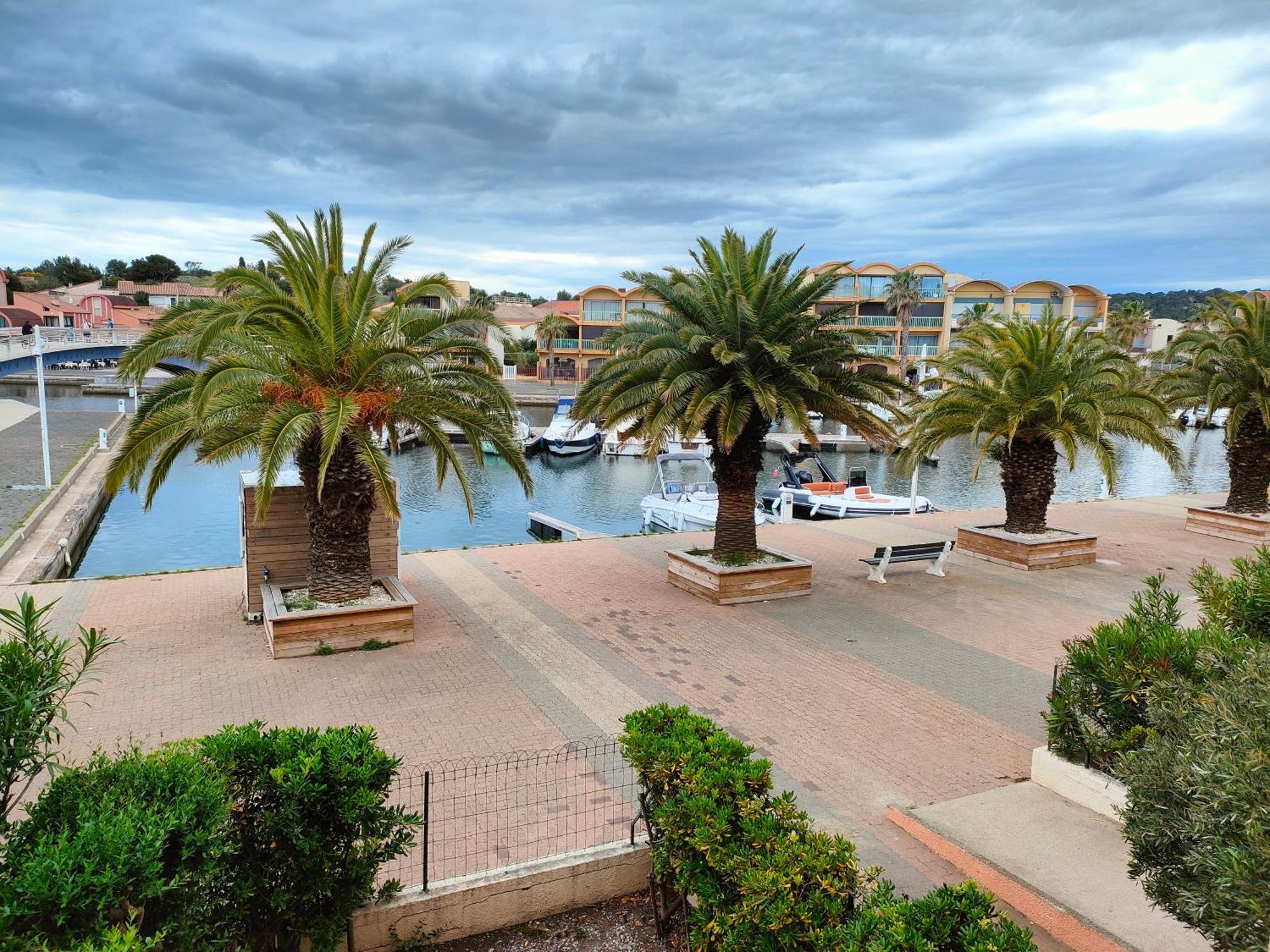 Gruissan, Studio Cabine, Au Calme Vue Degagee Sur Marina ภายนอก รูปภาพ